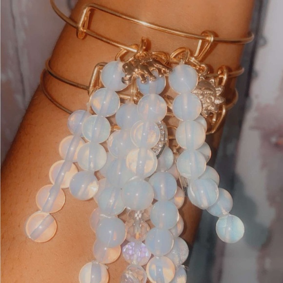 Golden vibes adjustable bangles - Picture 4 of 5